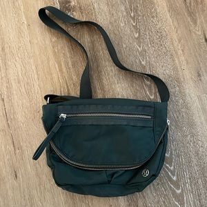 Lululemon festival bag